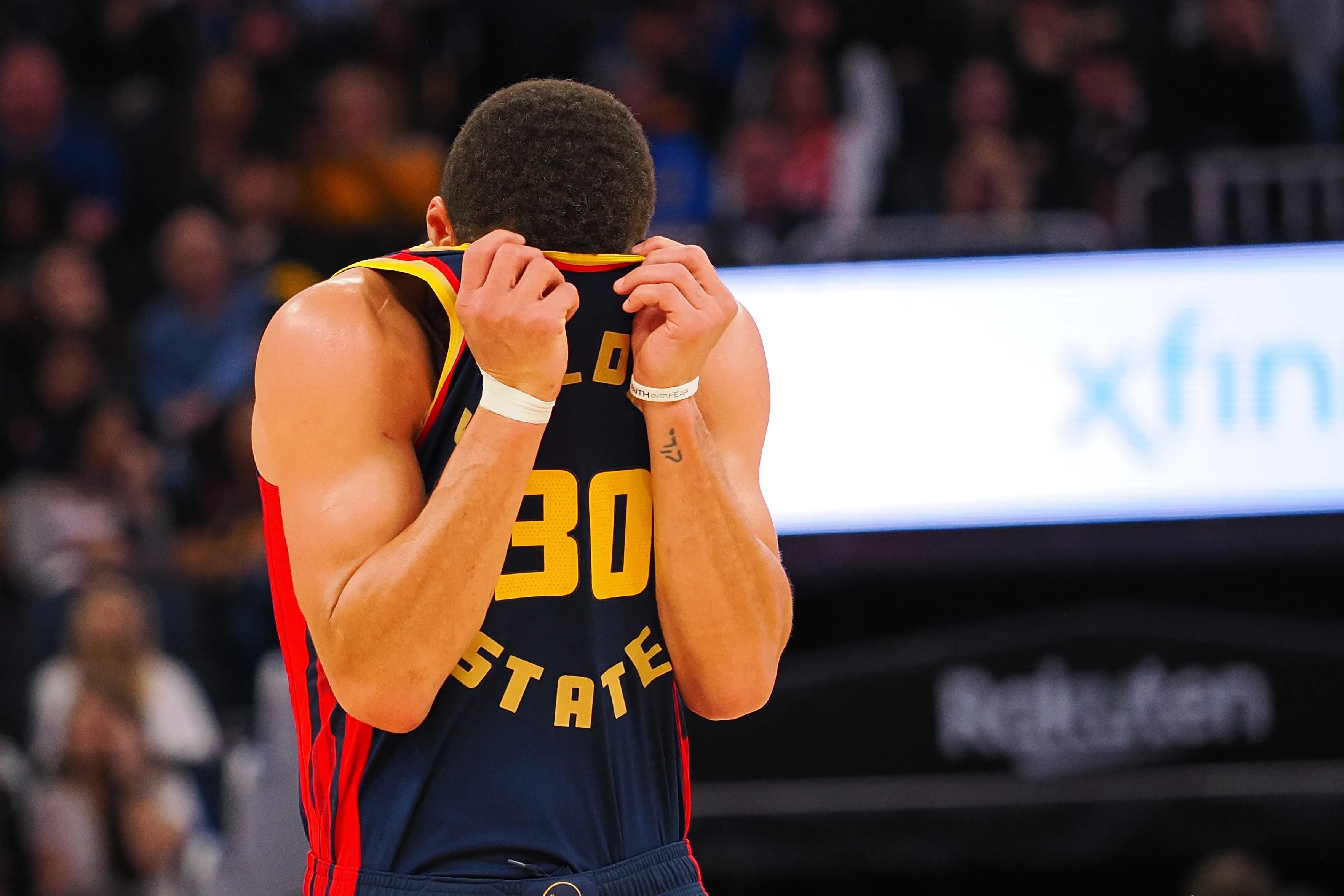 爱游戏-库里官方宣布持续失利新规，掘金引发争议！