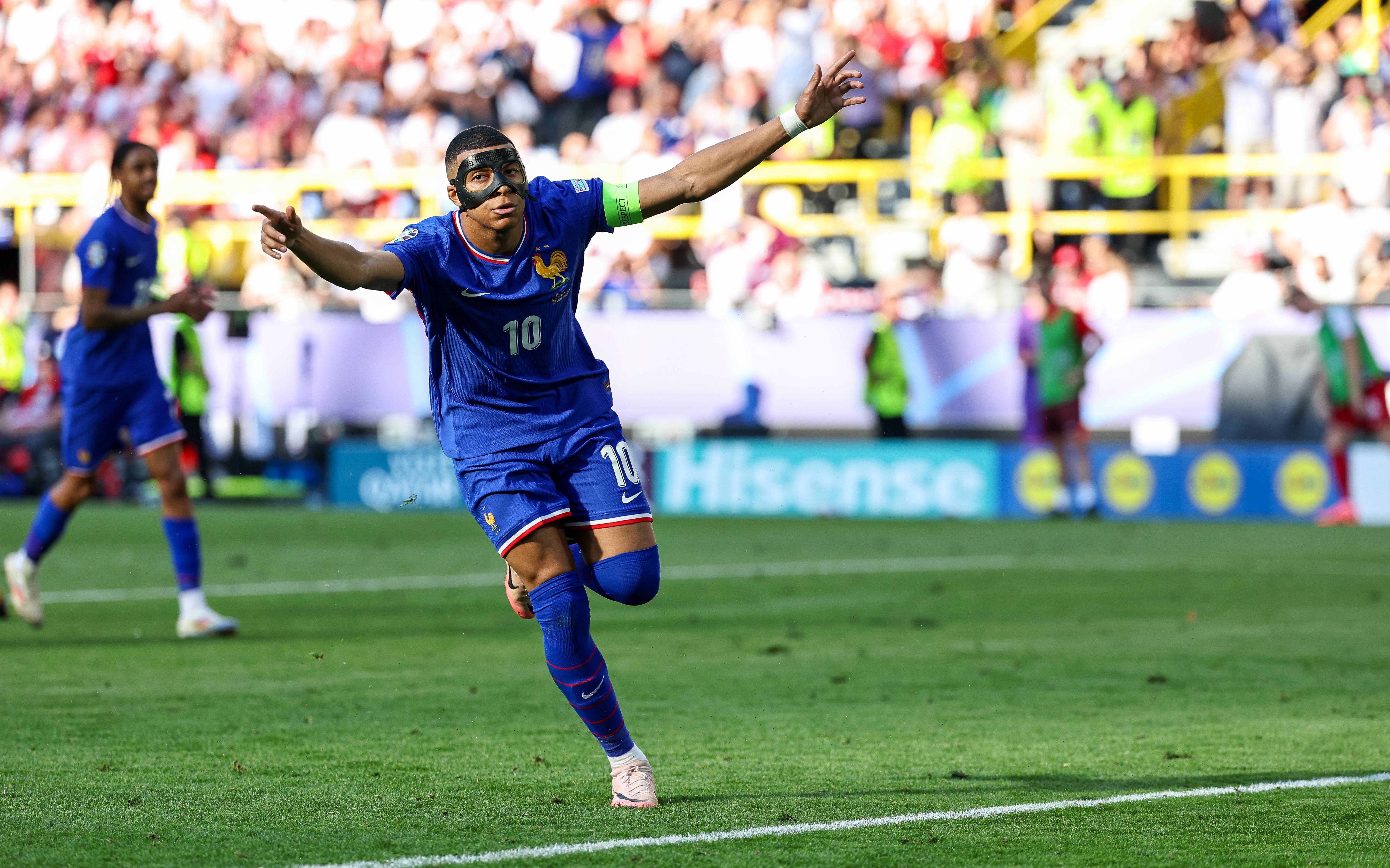 AYX-包含姆巴佩迎来十二赛季高光表现,TL球迷沸腾!的词条