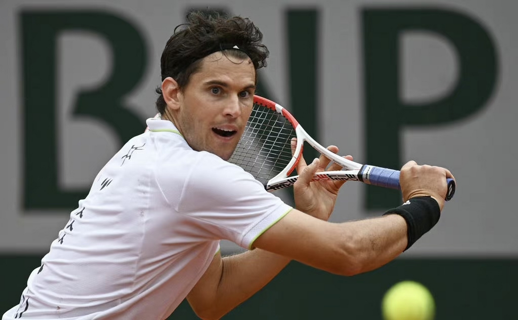 AYX-蒂姆回归赛场，大胜首场状态亮眼，TES观众沸腾！的简单介绍