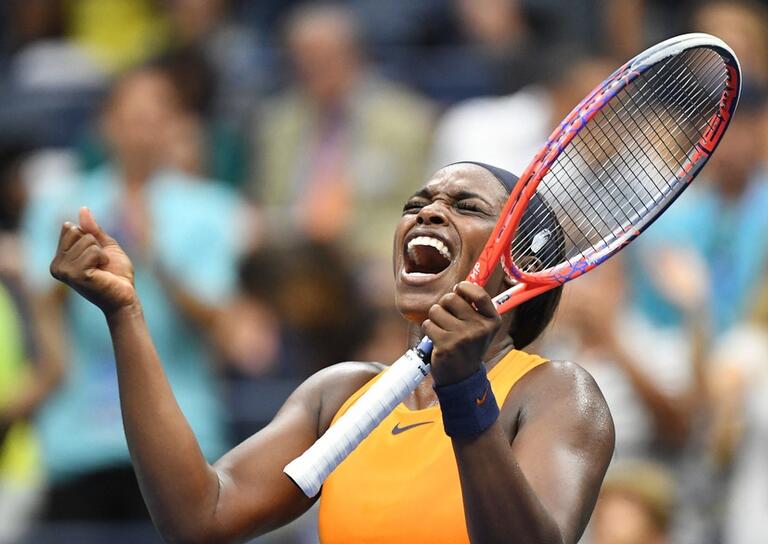 AYX-阿扎伦卡爆冷击败C9，赛况扑朔迷离引爆全场！的简单介绍